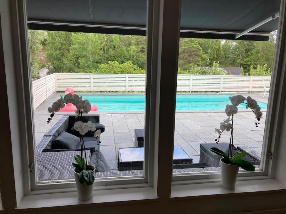 Villa Med Pool Och Bara 600M Till Havet! Trosa Esterno foto